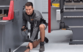 Service en onderhoud aan machines voor metaalbewerking en houtbewerking
